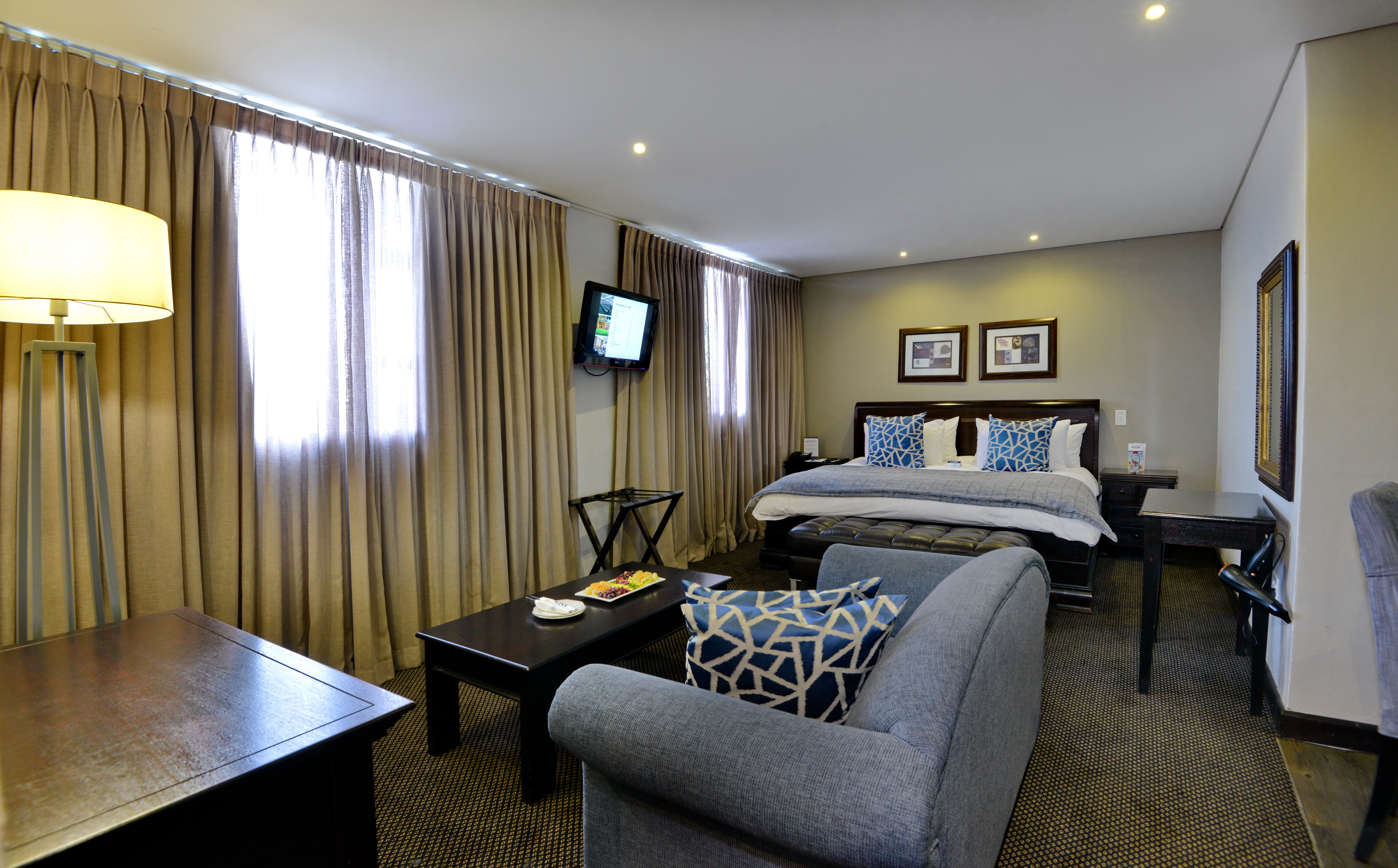 ANEW Hotel Witbank Emalahleni-guestroom-Executive Suite.jpg