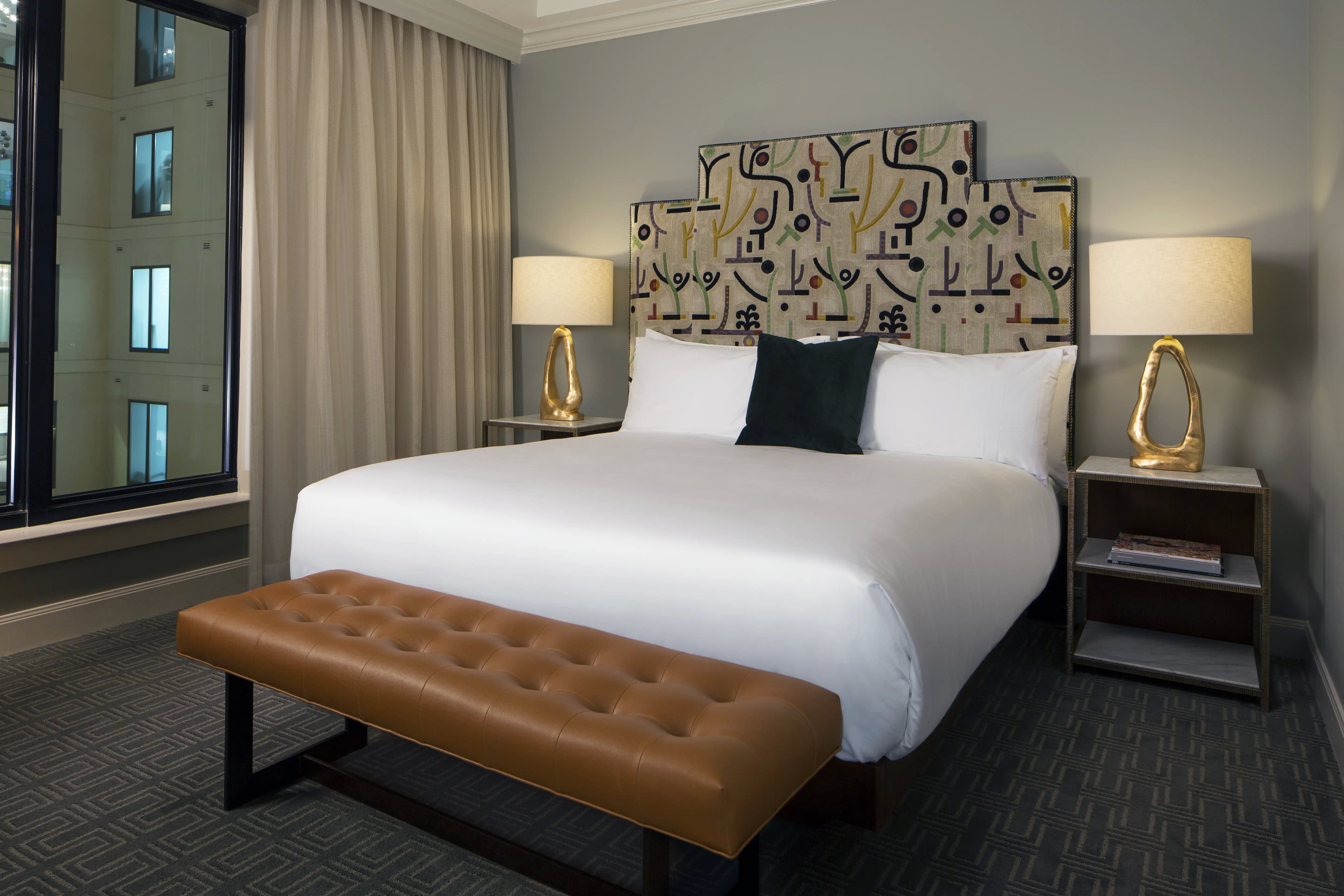 PSK_Premium Suite King_king bed