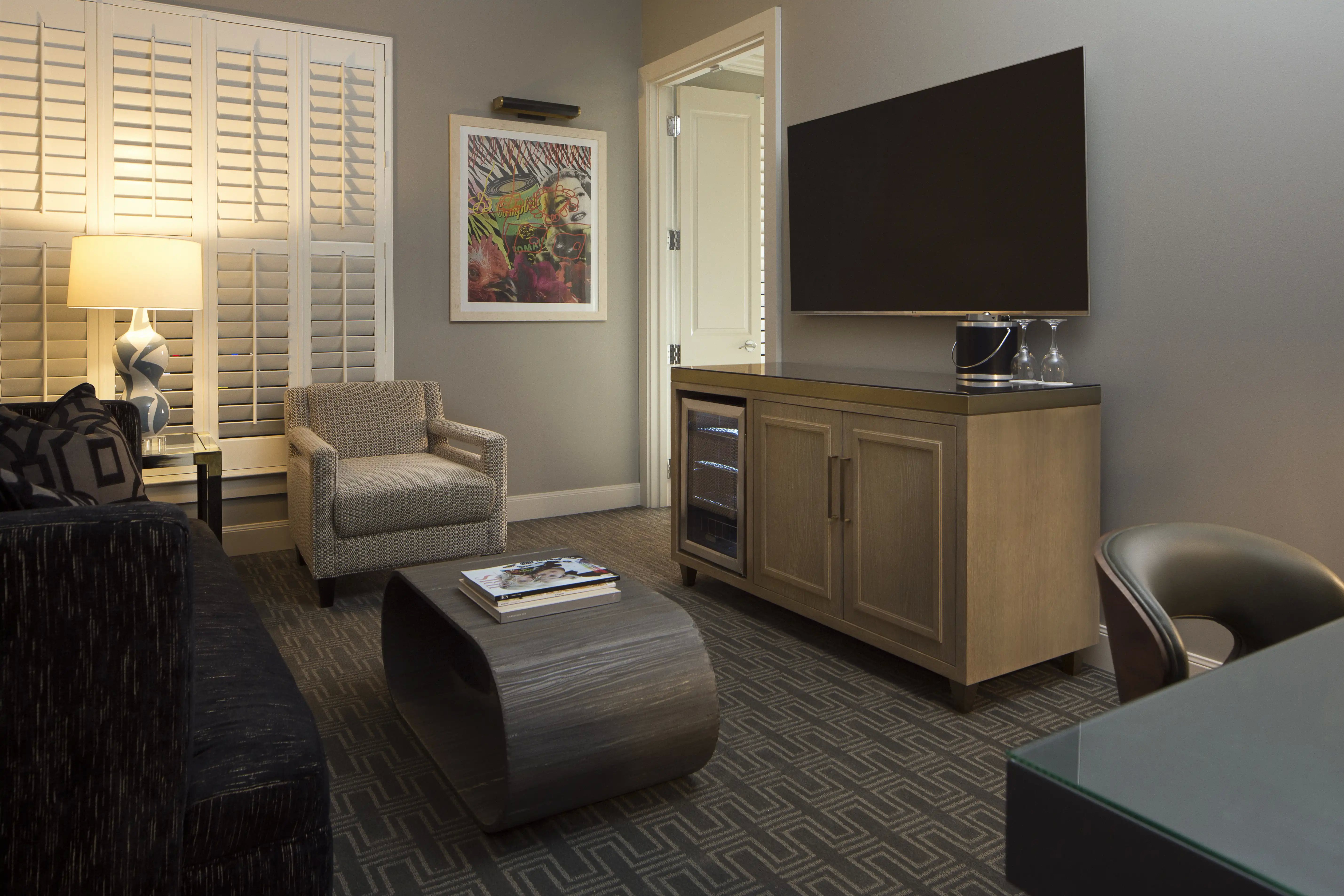 CSK_Corner Suite King_Living room