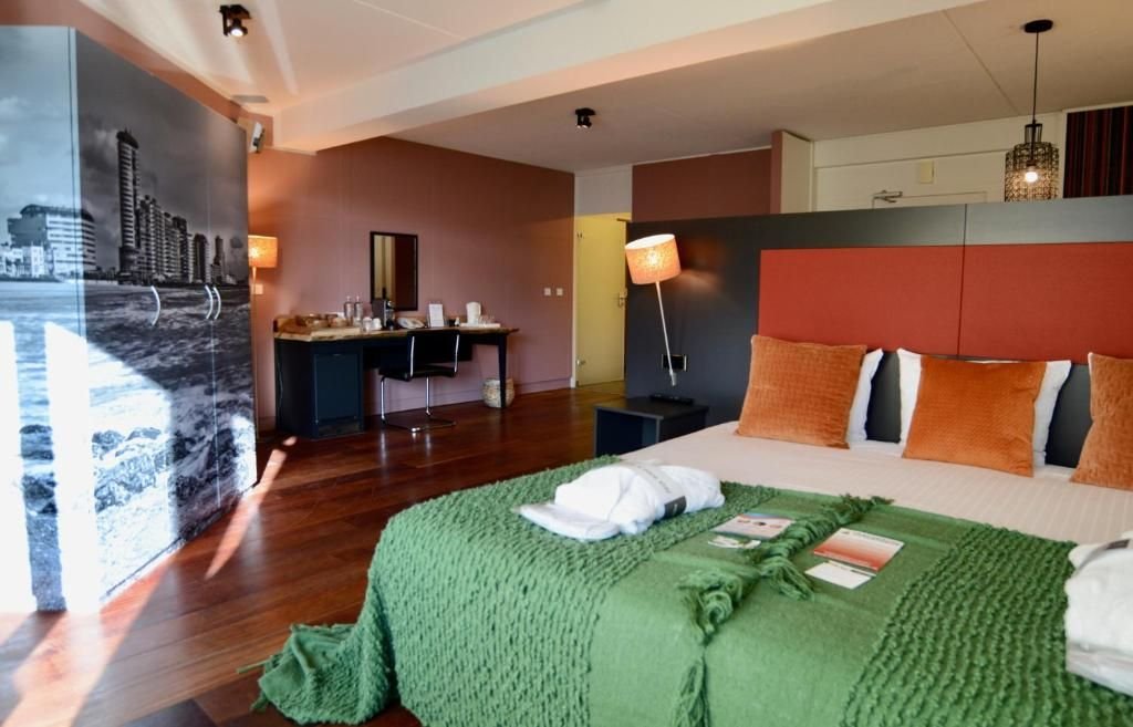STRANDHOTEL WESTDUIN-guestroom-Junior Suite.jpg