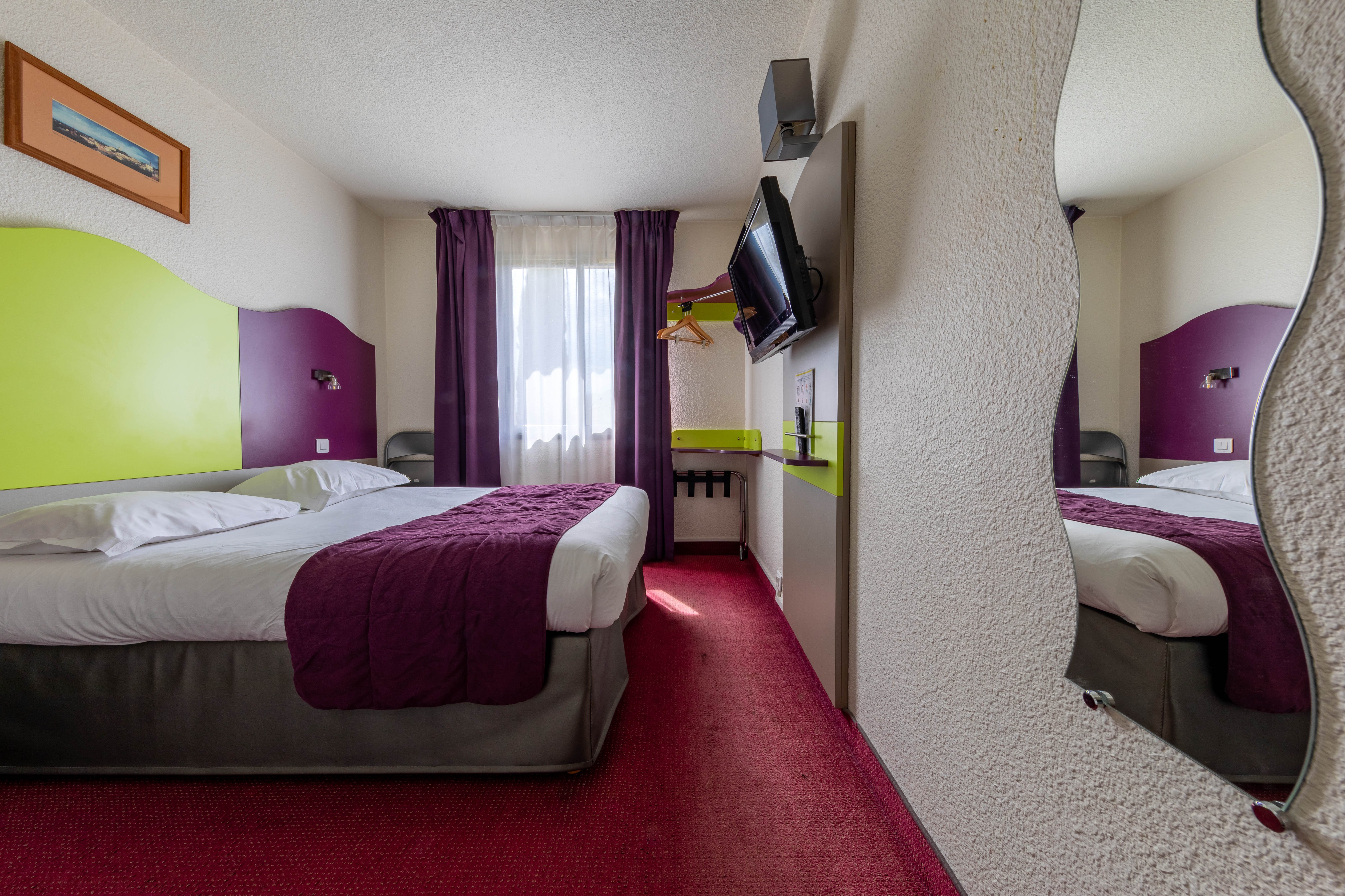 LOGIS NOEMYS PONT DE L ETOILE-guestroom-Double Room.jpg
