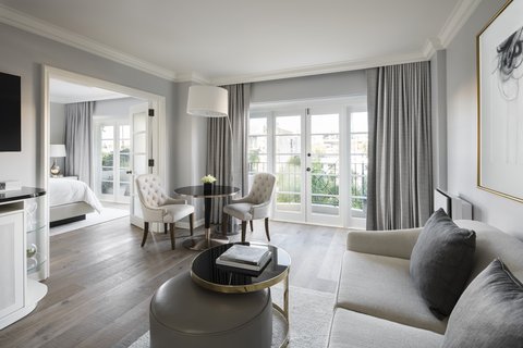 FOUR SEASONS LOS ANGELES AT BEVERLY HILLS - Photo 24