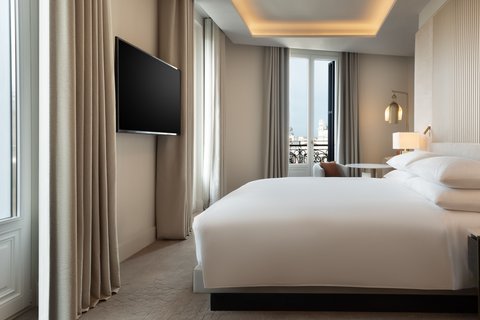 JW MARRIOTT HOTEL MADRID - Photo 19