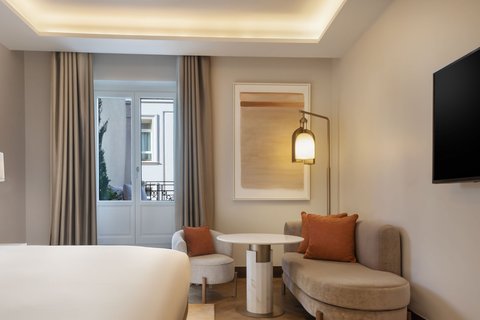 JW MARRIOTT HOTEL MADRID - Photo 20