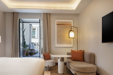 JW MARRIOTT HOTEL MADRID - Photo 21