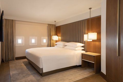 JW MARRIOTT HOTEL MADRID - Photo 91