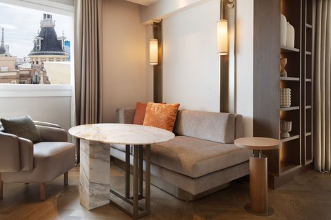 JW MARRIOTT HOTEL MADRID - Photo 94