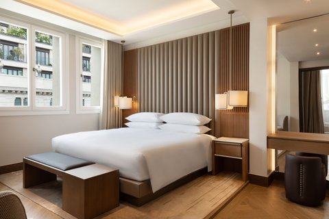 JW MARRIOTT HOTEL MADRID - Photo 98