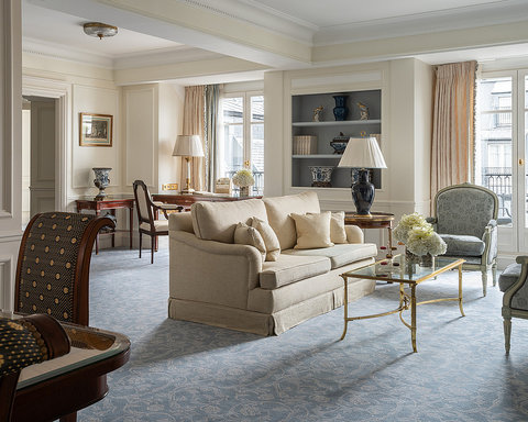 FOUR SEASONS HOTEL GEORGE V PARIS - Photo 25
