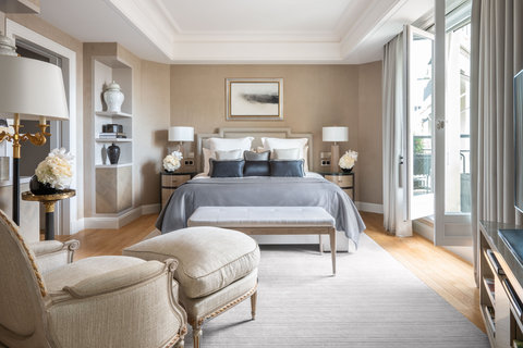 FOUR SEASONS HOTEL GEORGE V PARIS - Photo 27