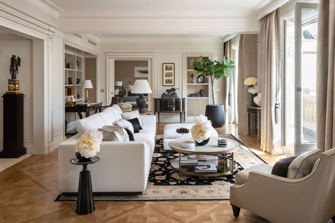 FOUR SEASONS HOTEL GEORGE V PARIS - Photo 28