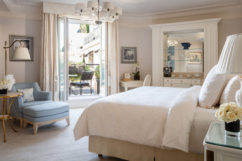 FOUR SEASONS HOTEL GEORGE V PARIS - Photo 32