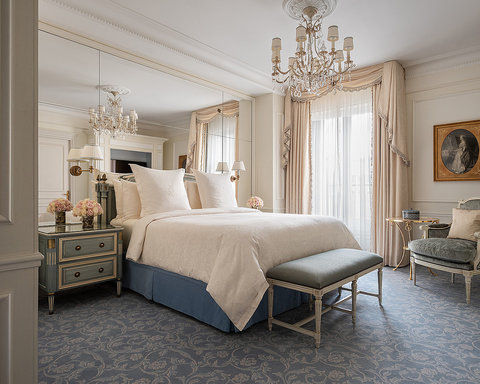 FOUR SEASONS HOTEL GEORGE V PARIS - Photo 35