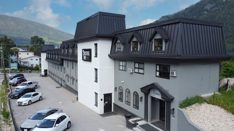 Nelson Inn Exterior