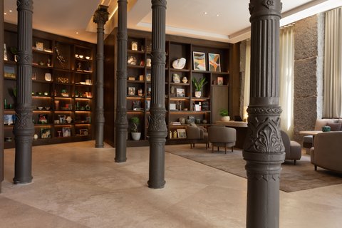 JW MARRIOTT HOTEL MADRID - Photo 8