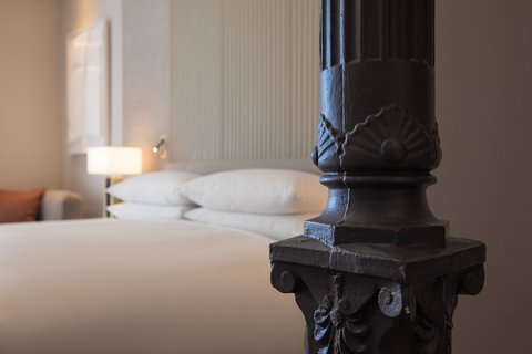 JW MARRIOTT HOTEL MADRID - Photo 17