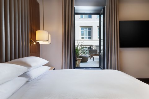 JW MARRIOTT HOTEL MADRID - Photo 24