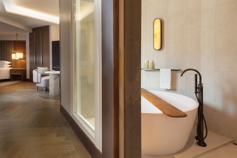 JW MARRIOTT HOTEL MADRID - Photo 96