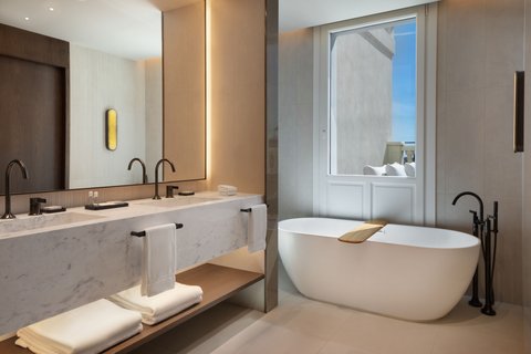 JW MARRIOTT HOTEL MADRID - Photo 105