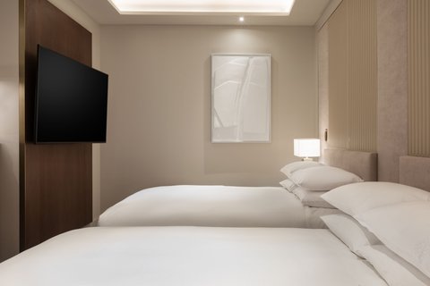 JW MARRIOTT HOTEL MADRID - Photo 32