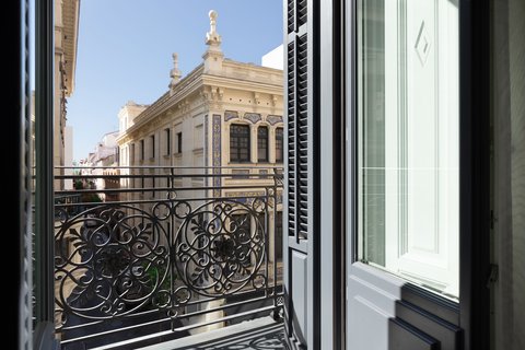 JW MARRIOTT HOTEL MADRID - Photo 36