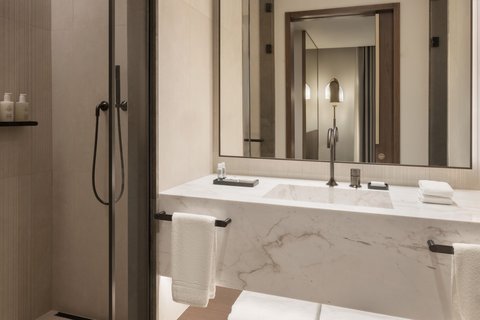 JW MARRIOTT HOTEL MADRID - Photo 40