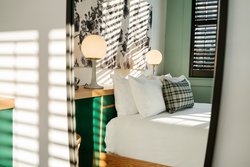  - Hotel Grand Stark Central Eastside Portland - I-5, Exit 300 & 300B