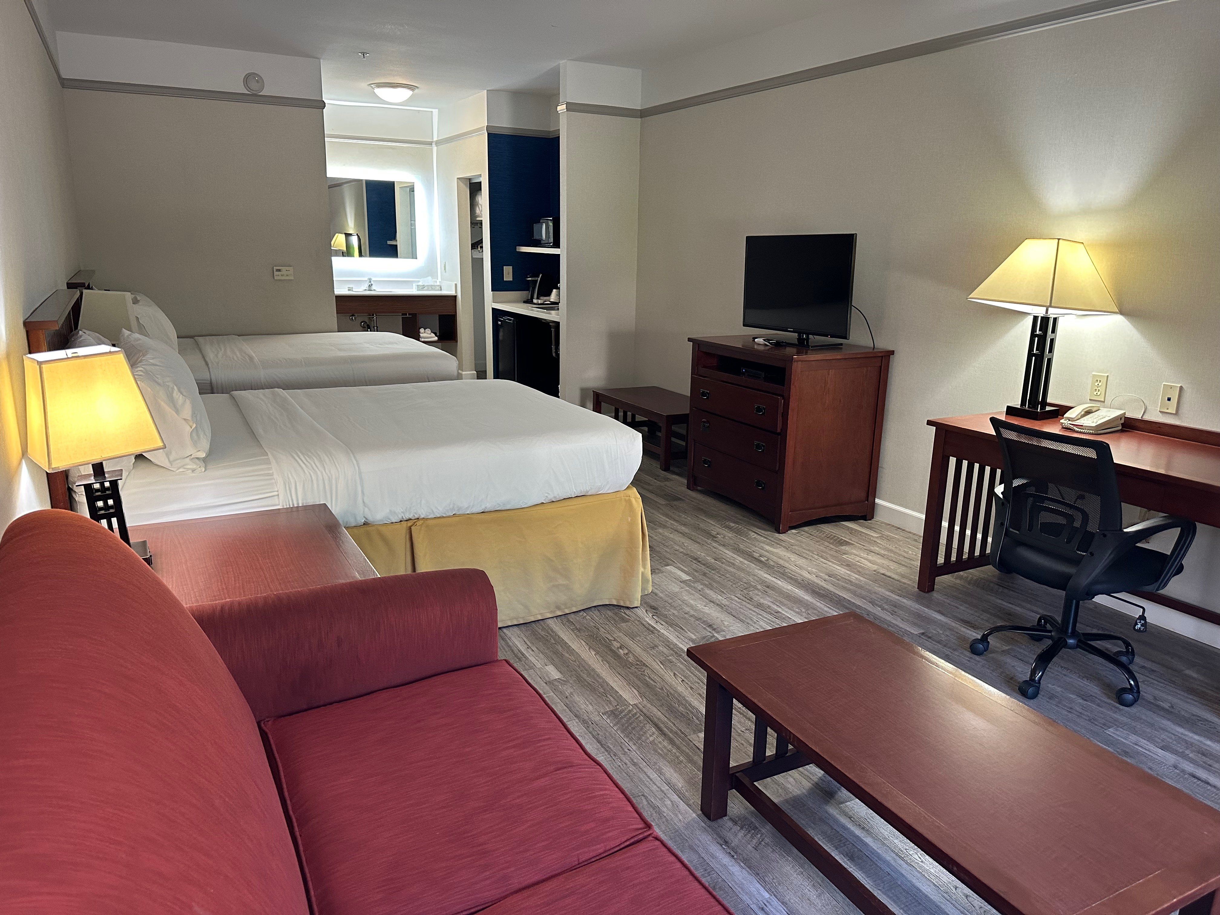 HOLIDAY INN EXP STES SAN DIMAS BY I-guestroom-Guest Room.jpg
