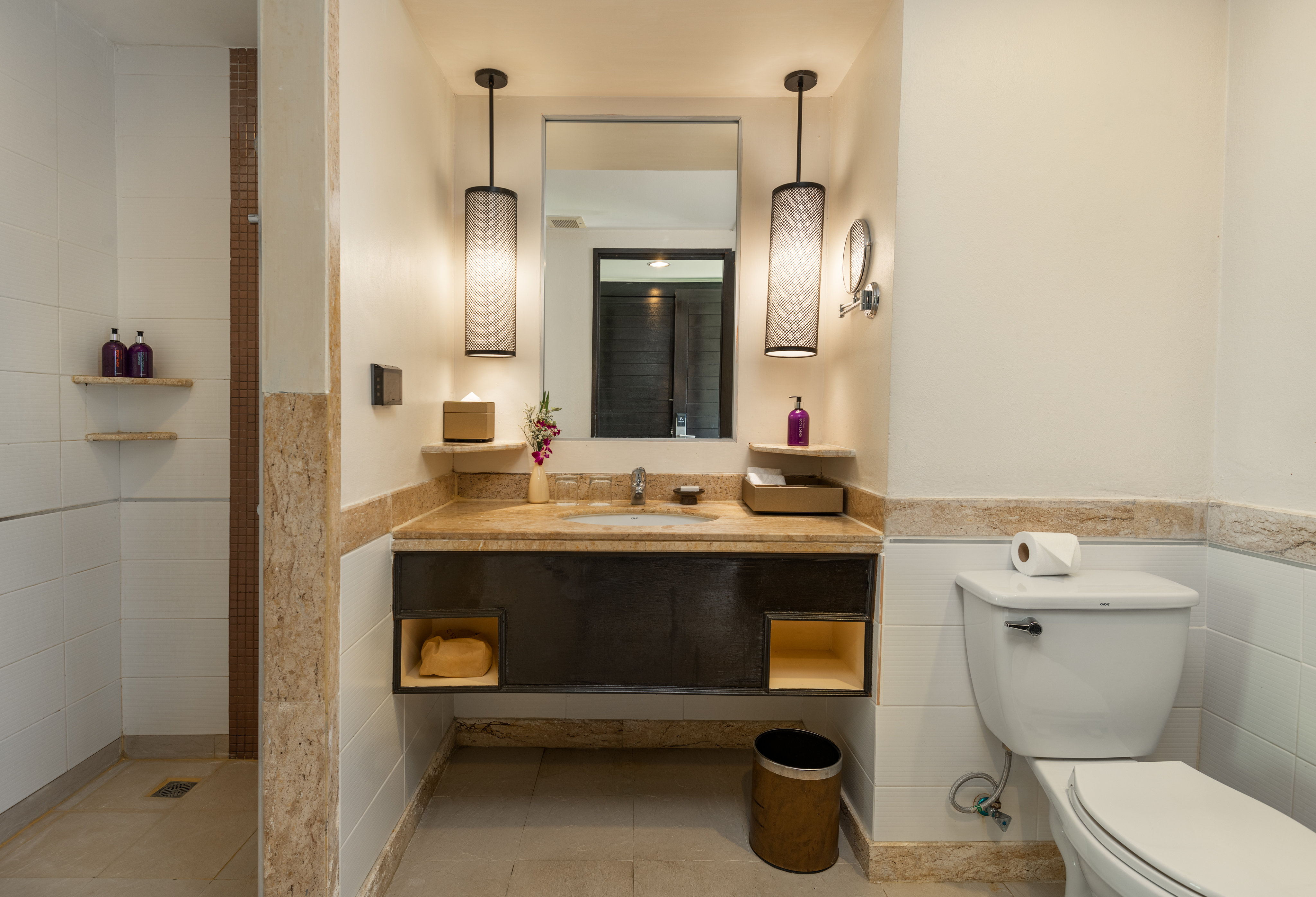 CENTARA KATA PHUKET-guestroom-01 Deluxe Garden View - Bathroom.jpg