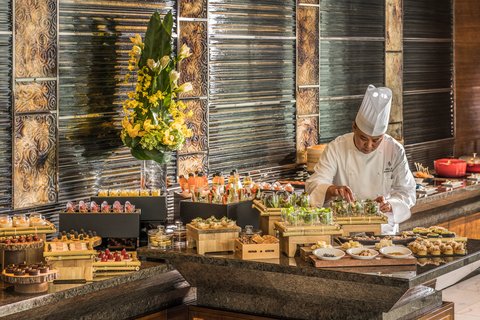 FOUR SEASONS HOTEL HONG KONG - Photo 16