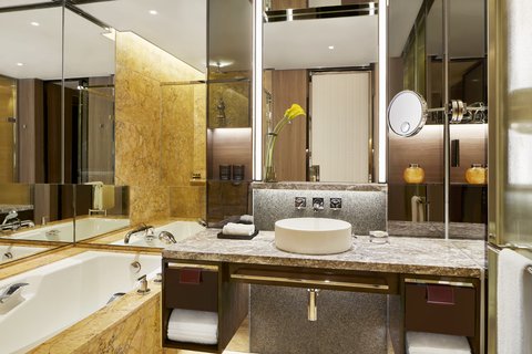 FOUR SEASONS HOTEL HONG KONG - Photo 67