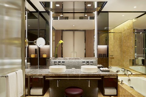 FOUR SEASONS HOTEL HONG KONG - Photo 83
