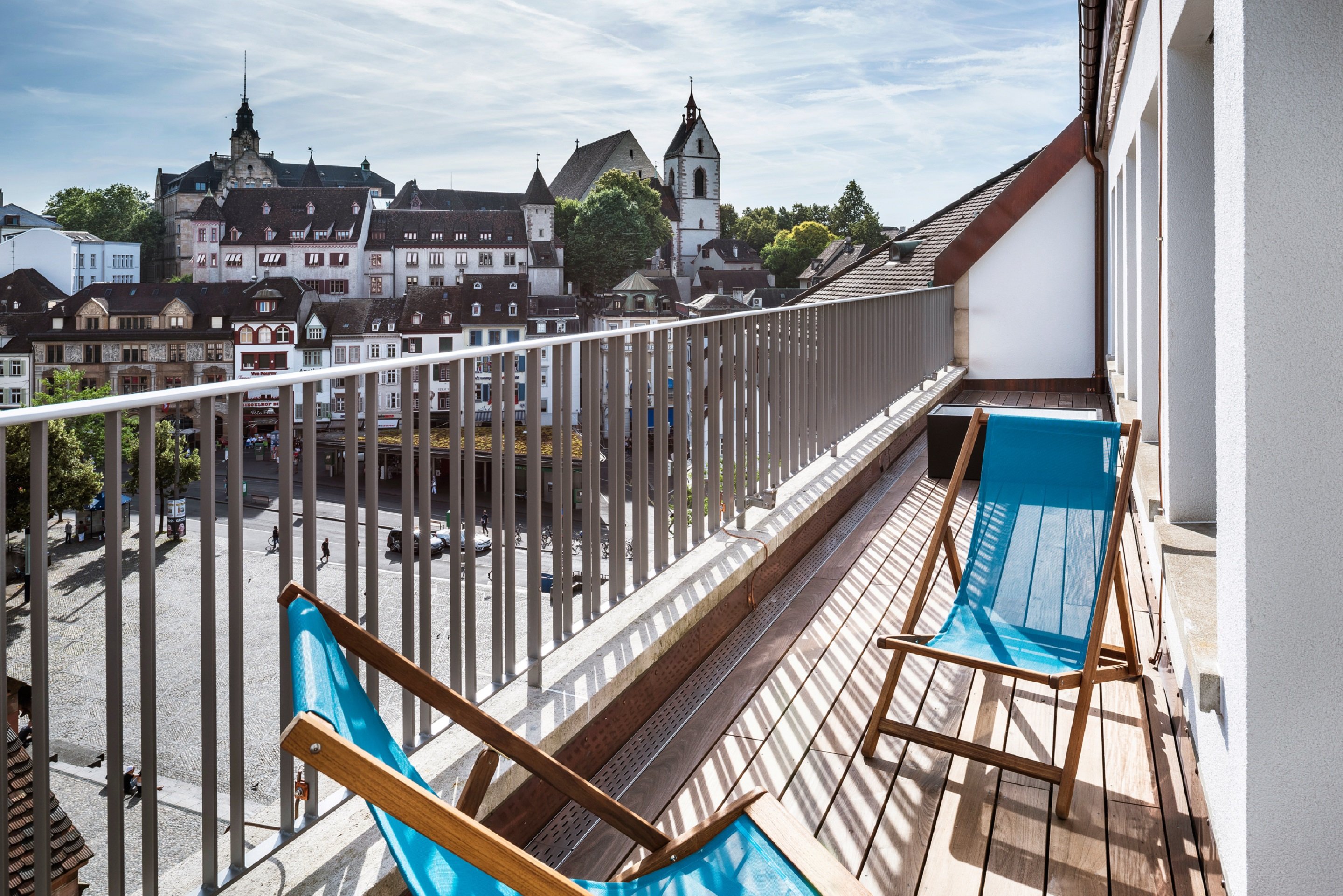 Motel One Basel-guestroom-Motel One Basel Balcony room.jpg