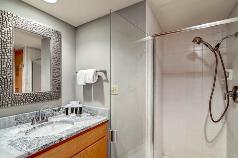 Lakeside 1BR