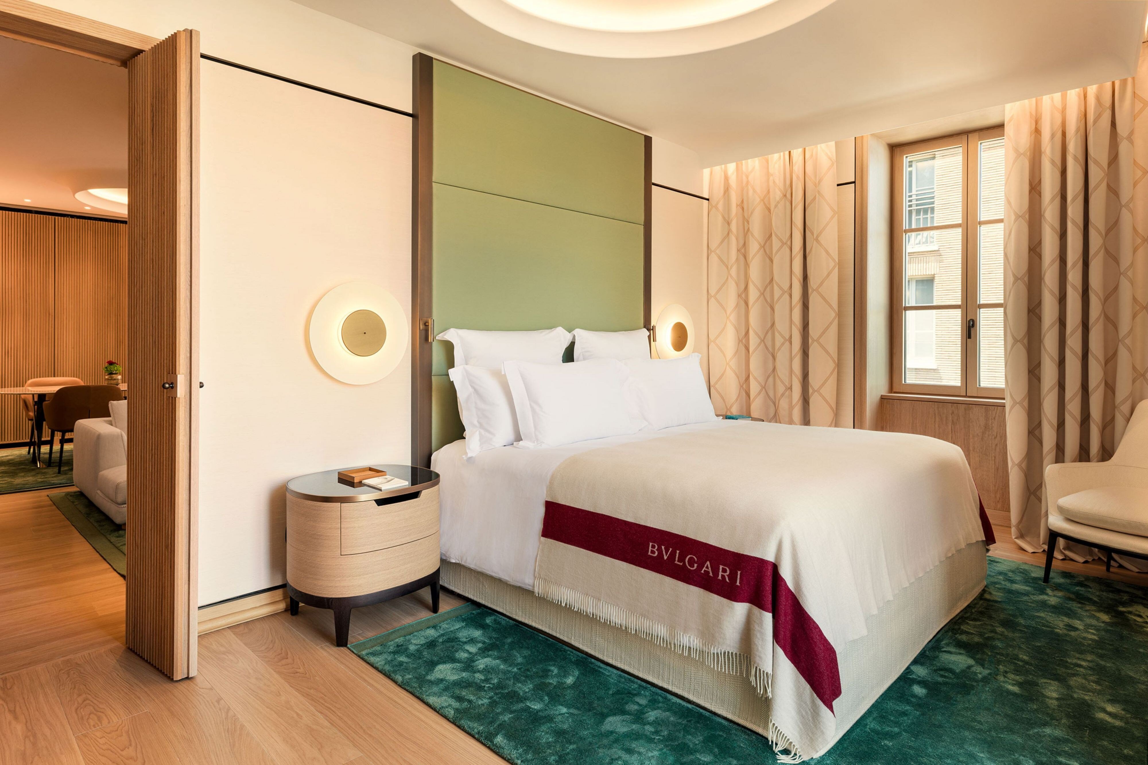Bulgari Hotel Roma-guestroom-ROMBG Premium suite.jpg