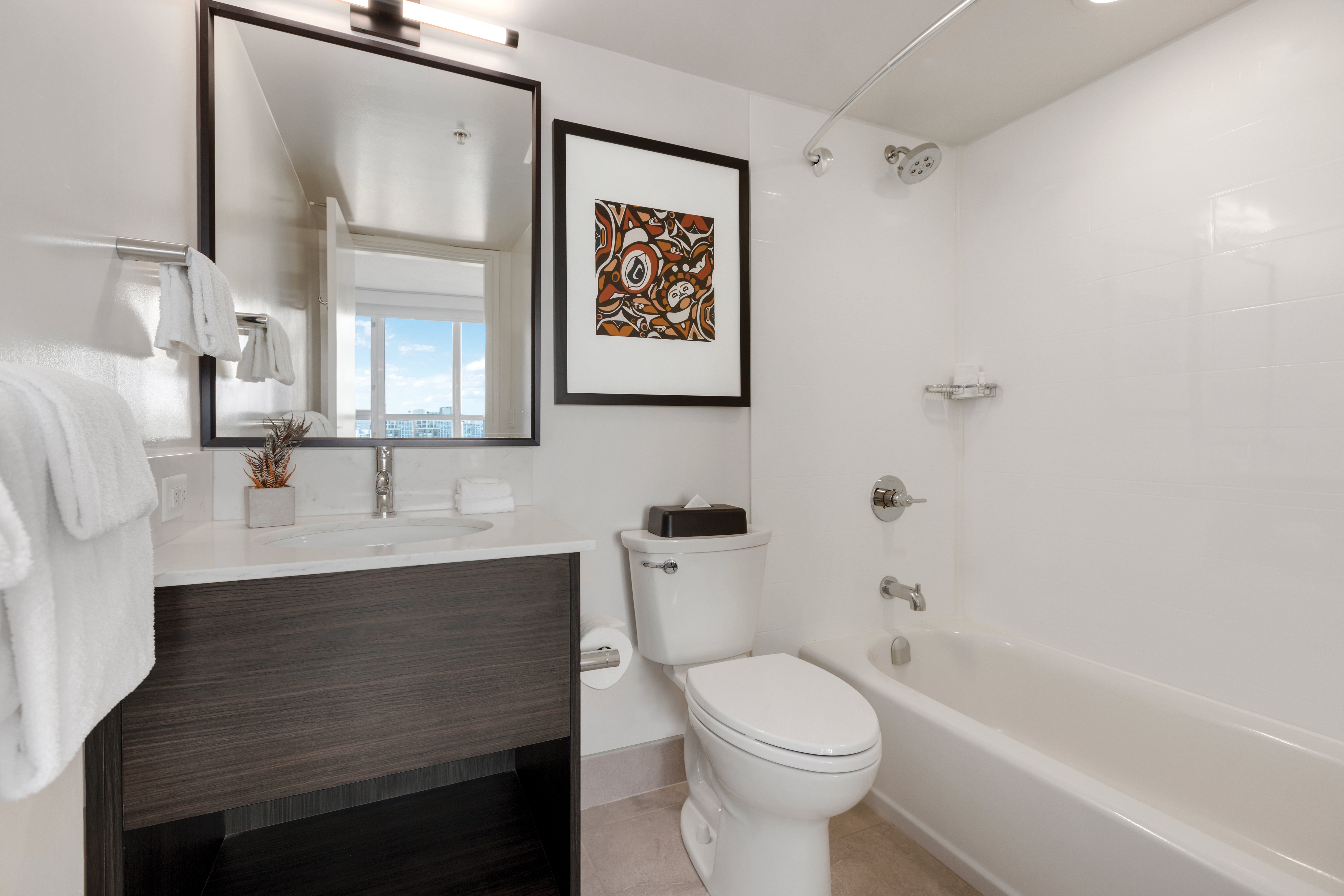 WORLDMARK VANCOUVER THE CANADIAN-guestroom-Bath The Canadian Wm Br In.jpg