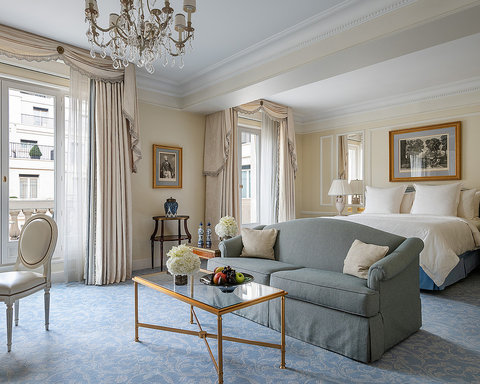 FOUR SEASONS HOTEL GEORGE V PARIS - Photo 37
