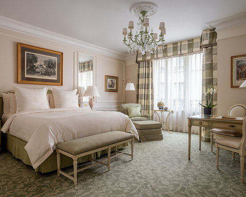 FOUR SEASONS HOTEL GEORGE V PARIS - Photo 38
