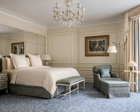 FOUR SEASONS HOTEL GEORGE V PARIS - Photo 44
