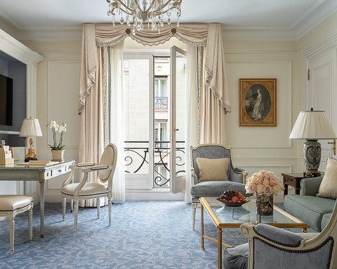FOUR SEASONS HOTEL GEORGE V PARIS - Photo 45