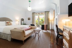  - Palihouse Hotel Santa Barbara