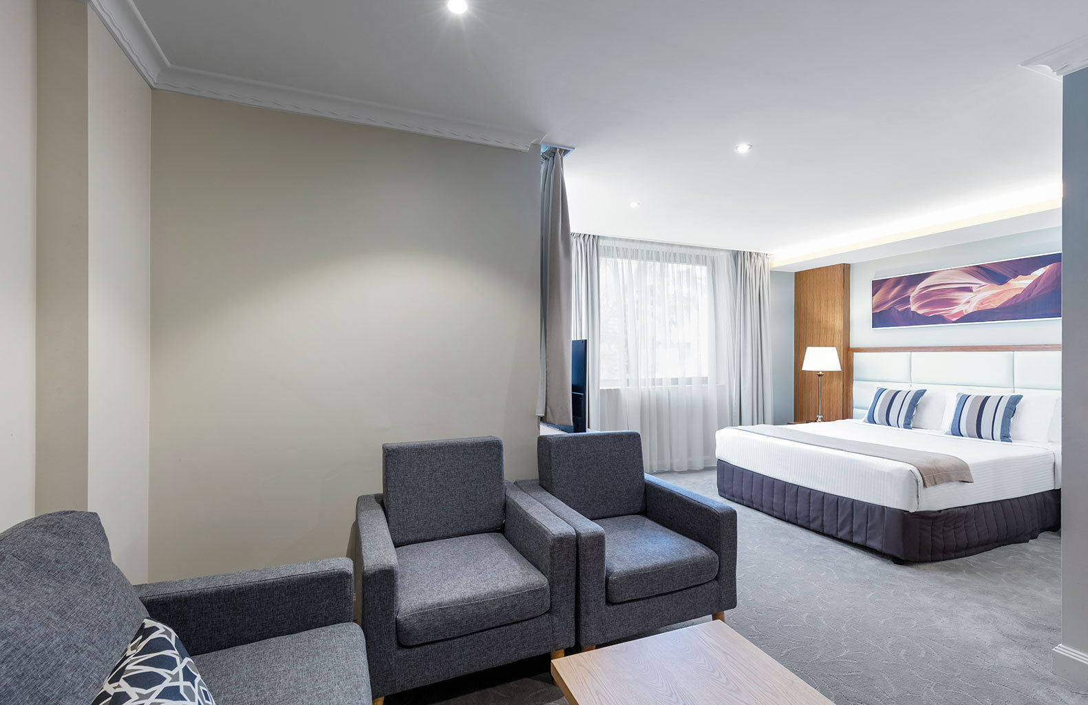 HOTEL DIANA-guestroom-Executive Queen Suite.jpg