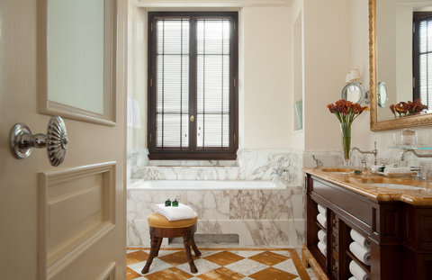 FOUR SEASONS HOTEL FLORENCE - Photo 26