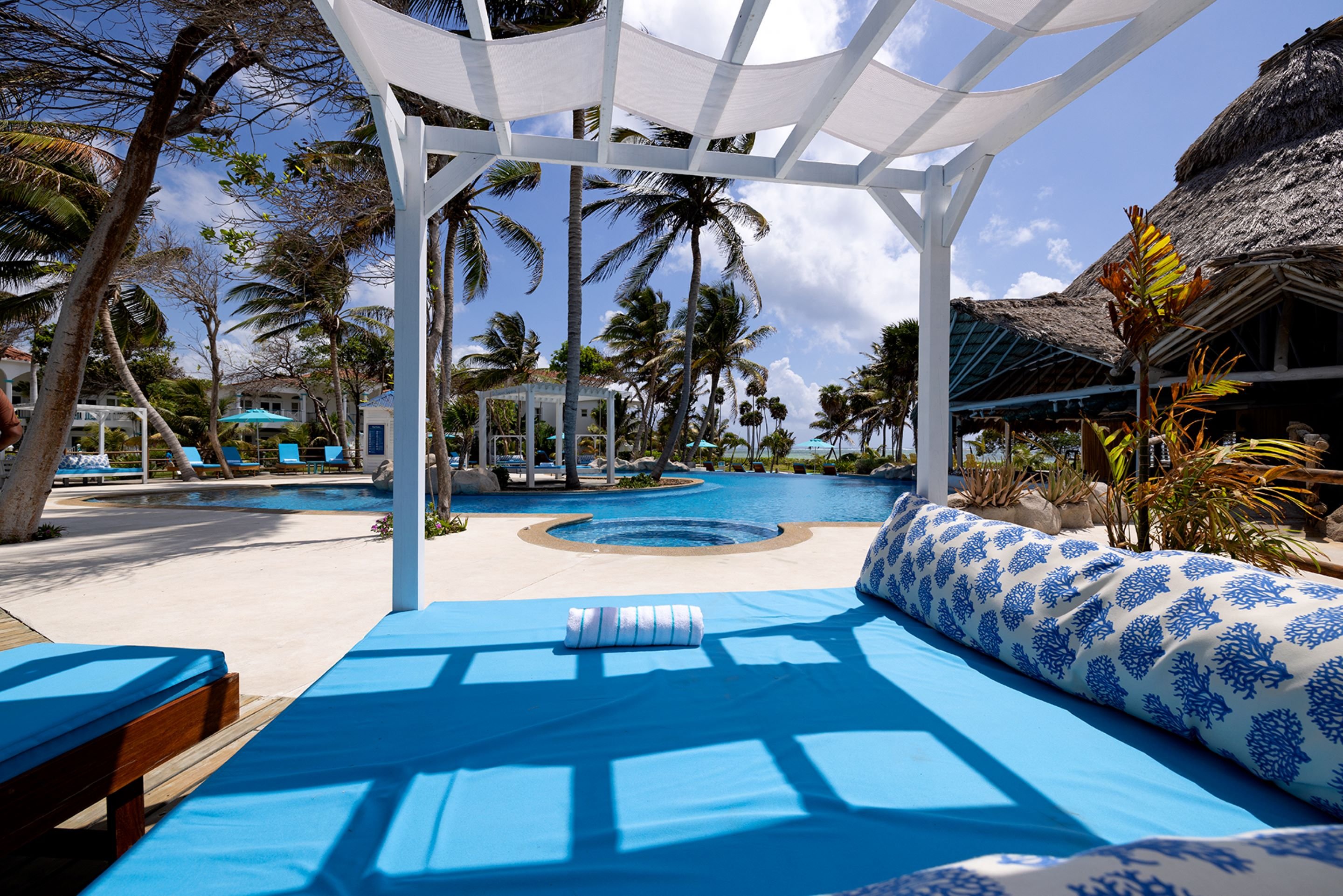 MARGARITAVILLE BCH RESORT B-guestroom-Beachfront Pool Bed.jpg