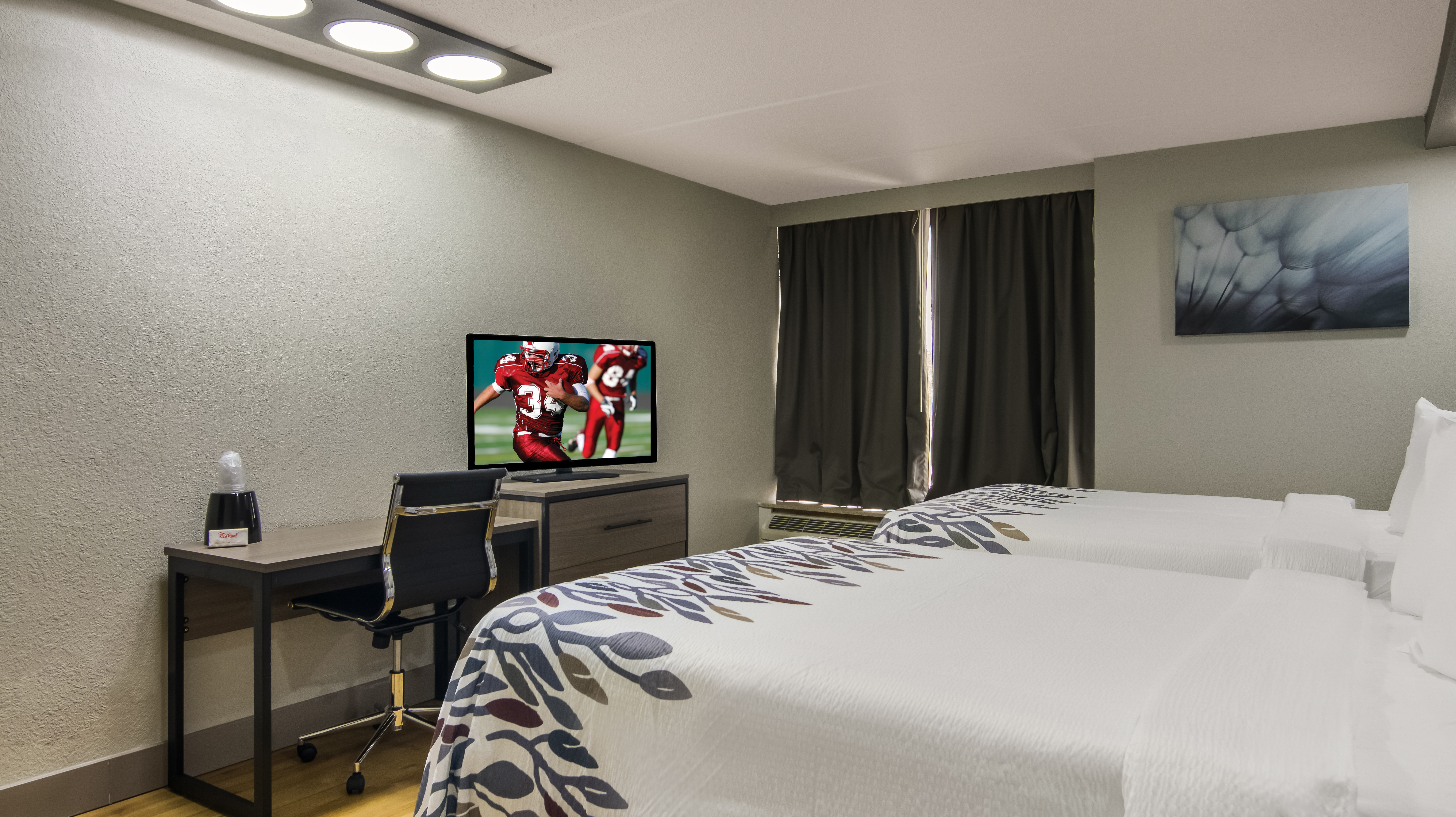 RED ROOF CHICAGO-N AURORA-guestroom-Deluxe Full.jpg