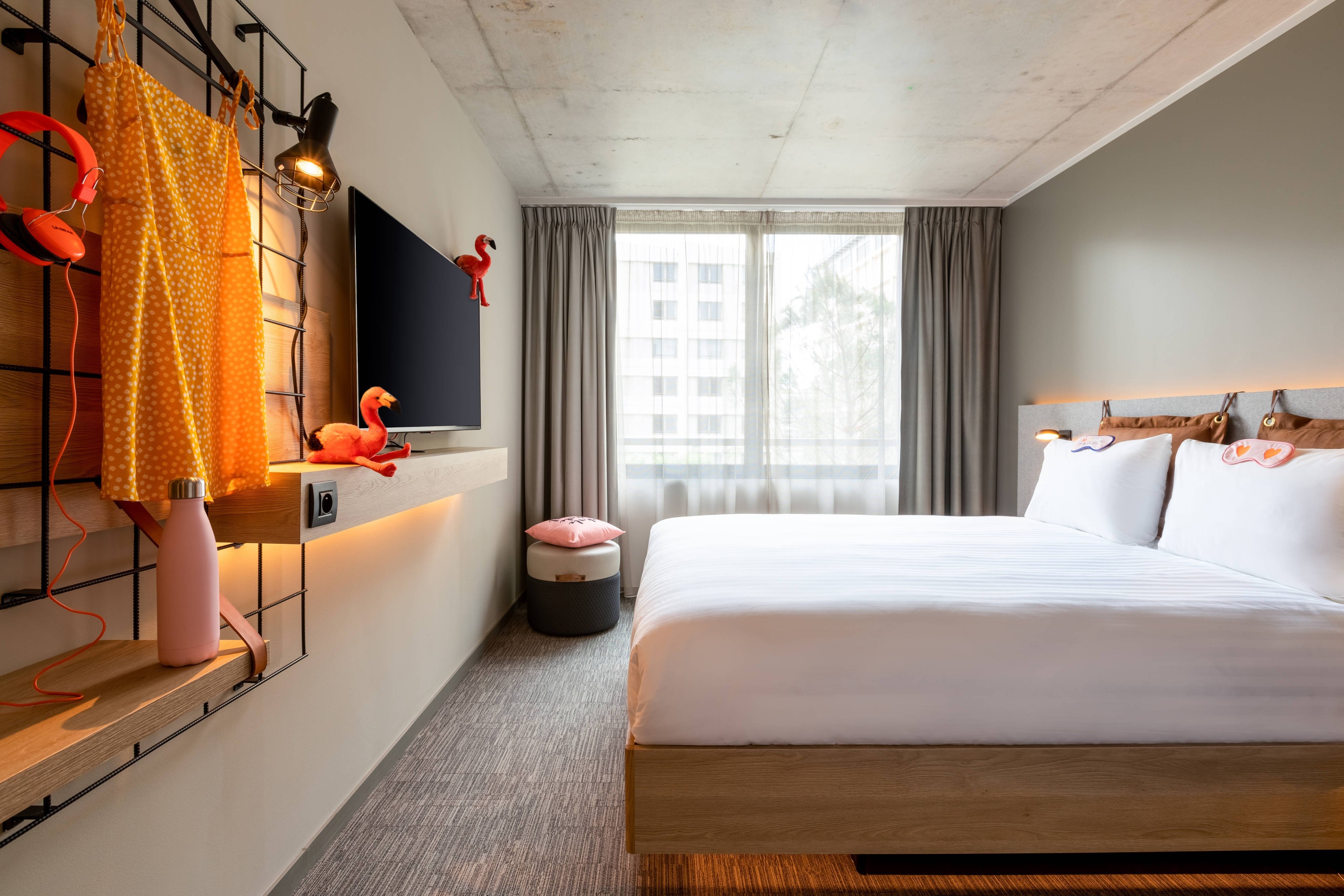Moxy Hotel Bordeaux Wine Museum-guestroom-Moxy Queen Sleeper.jpg
