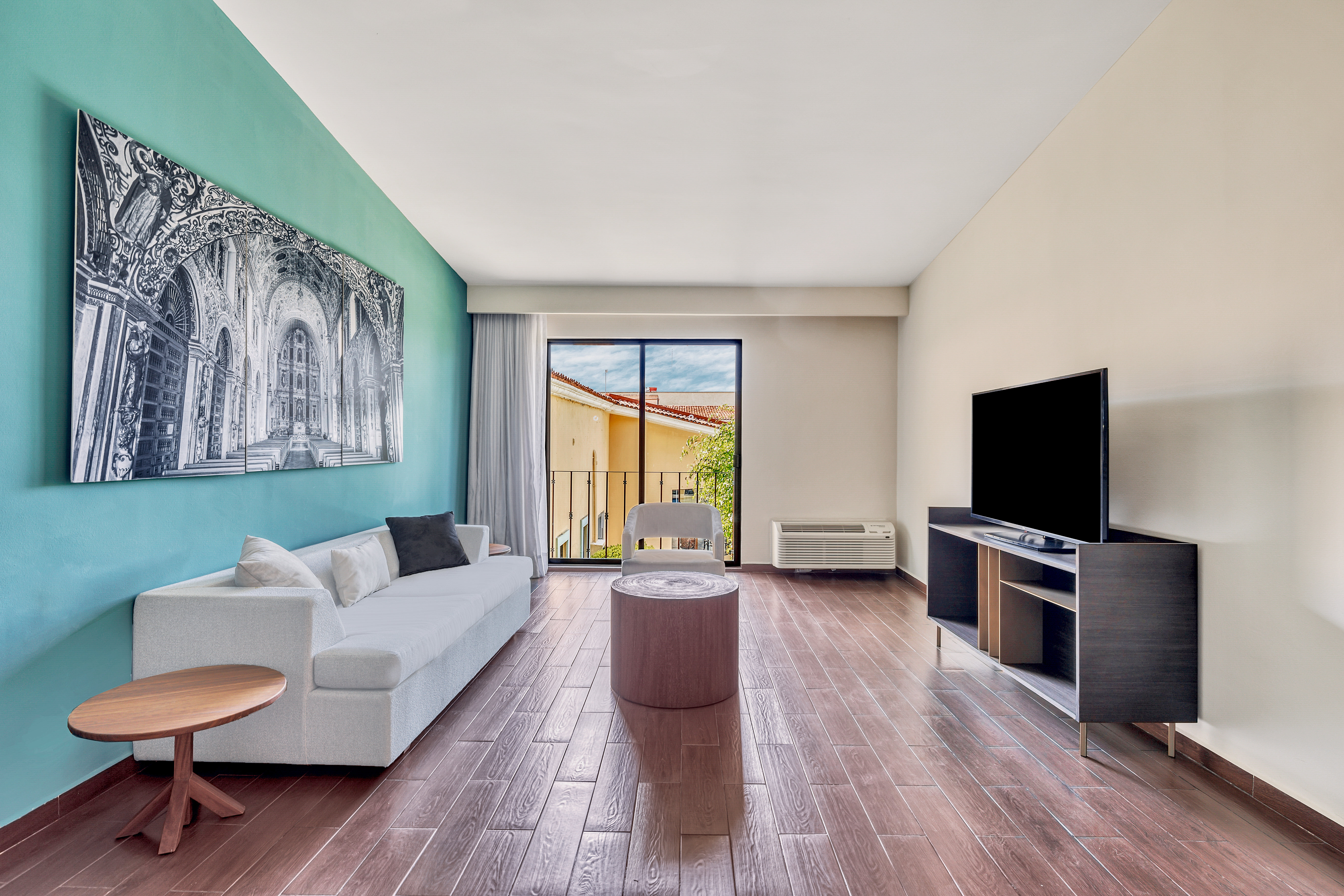 FIESTA INN OAXACA-guestroom-Junior Suite.jpg