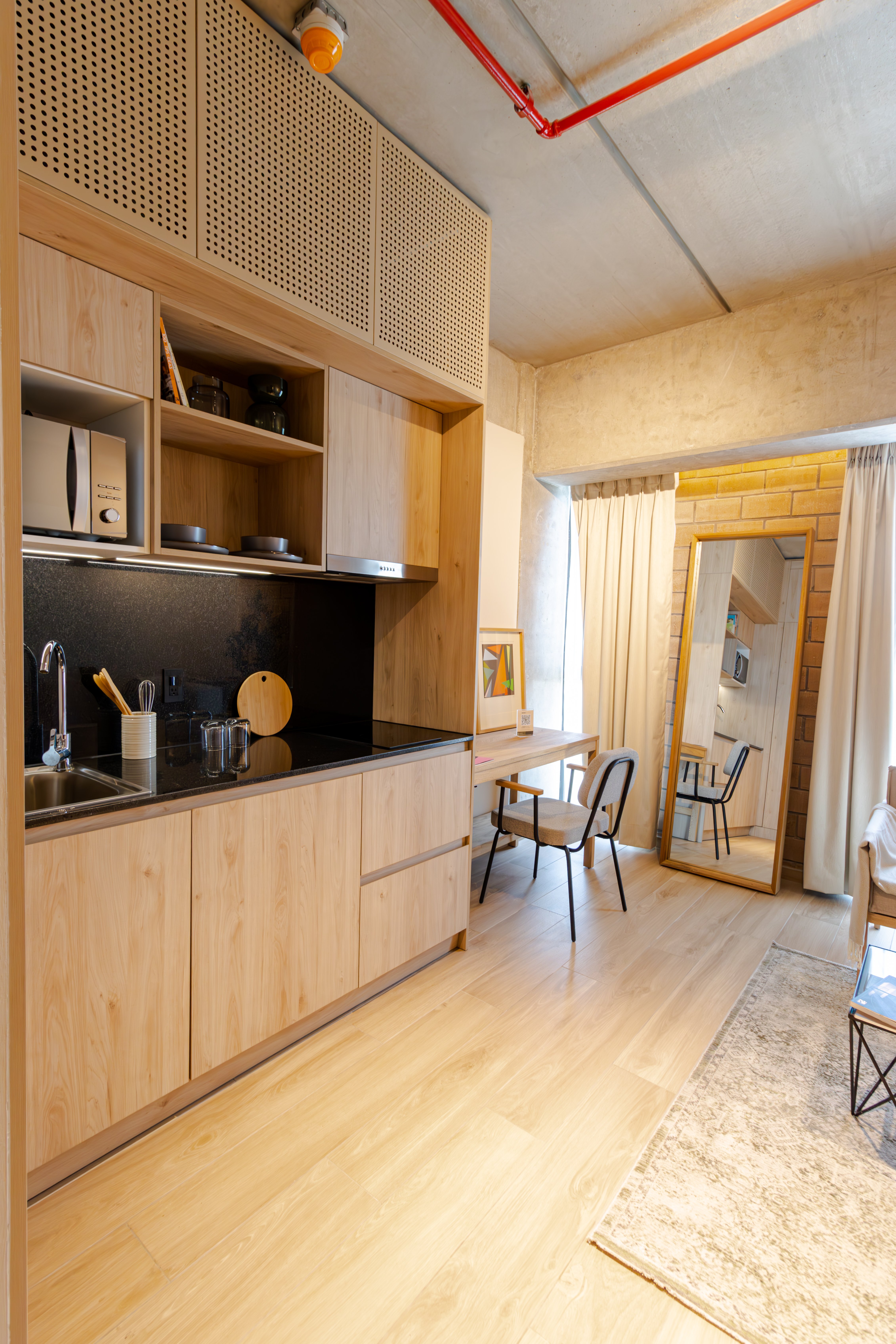 MUTUO VIVE-guestroom-Loft Apartment Kitchen.jpg