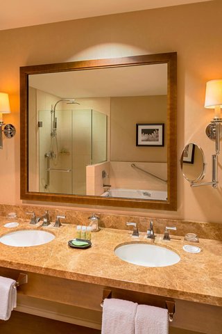 THE WESTIN RIVERFRONT RESORT - Photo 21