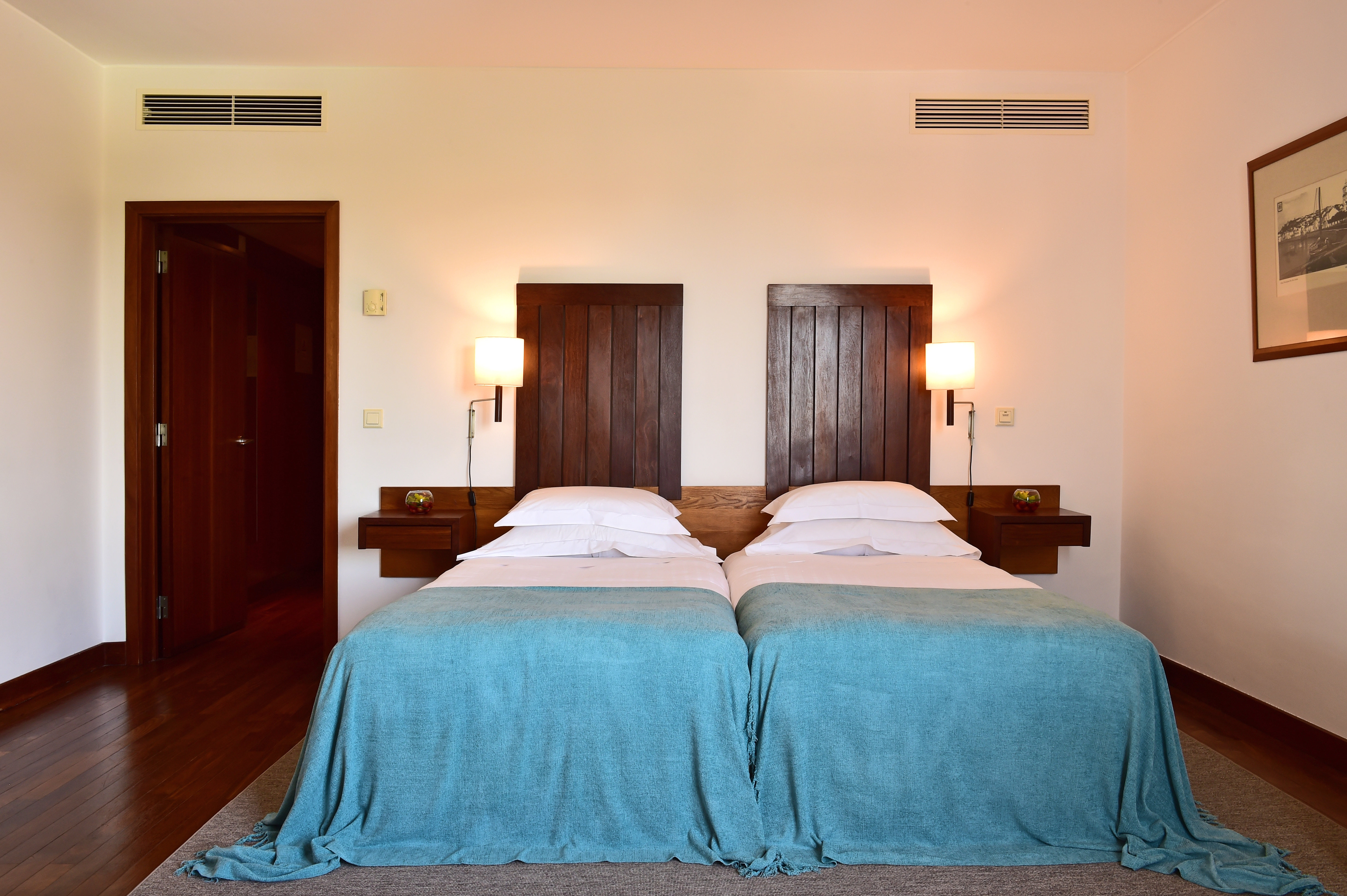 POUSADA DE ALCACER DO SAL-guestroom-Pousada Alcacer Do Sal Standard Room Classic Family.jpg